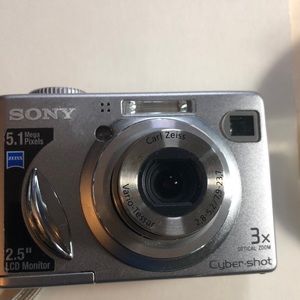 Sony Cyber shot DSC-W5 camera
